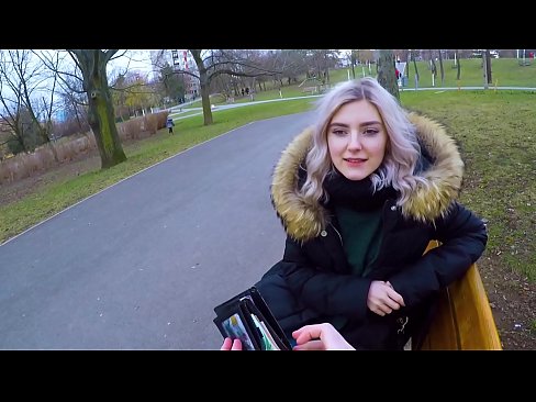 ❤️ Кончаҳои гарми бегонаро барои пул фурӯ мебарад - минет дар парк аз ҷониби Ева Элфи ❤ Суперпорно дар мо ☑